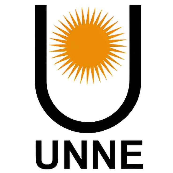 Logotipo de UNNE con un sol radiante dentro de una U negra